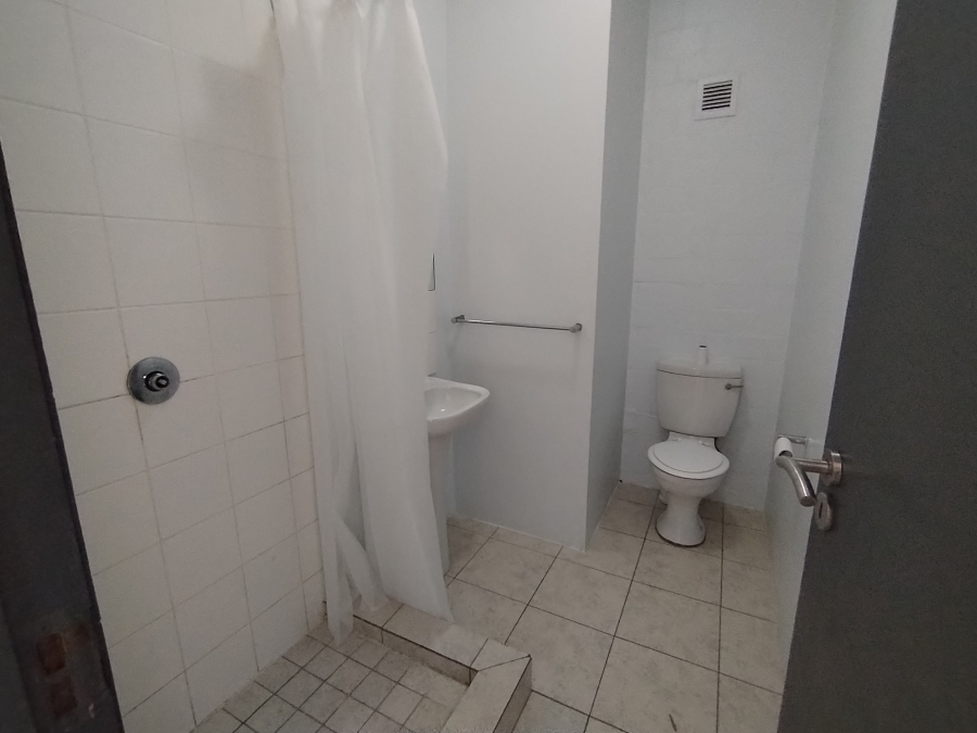 1 Bedroom Property for Sale in Wynberg Western Cape